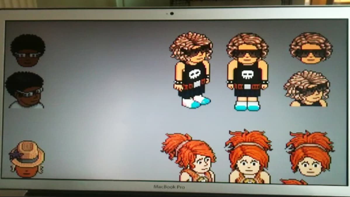 Habbo Hotel -hahmoja tietokoneen ruudulla.