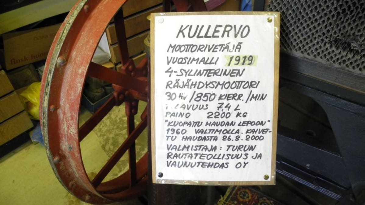 Kullervo -traktorin "tietokilpi"