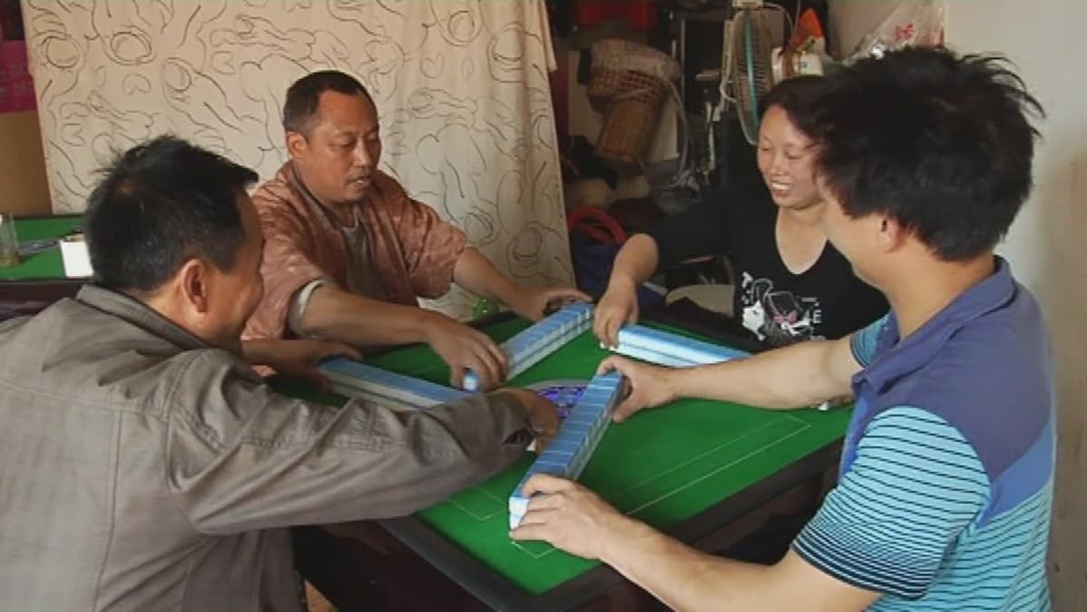 Kiinalaiset pelaavat mahjongia