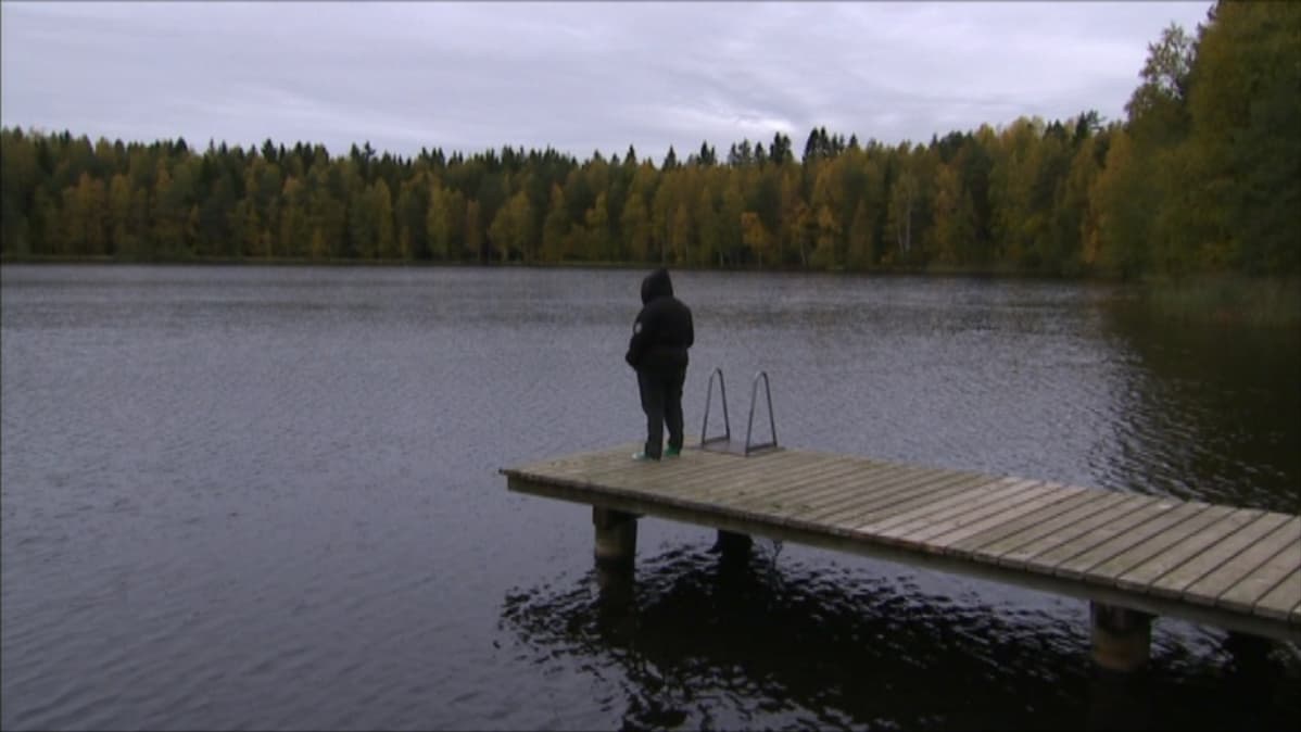 Krisse velkaantui pikavipeillä.