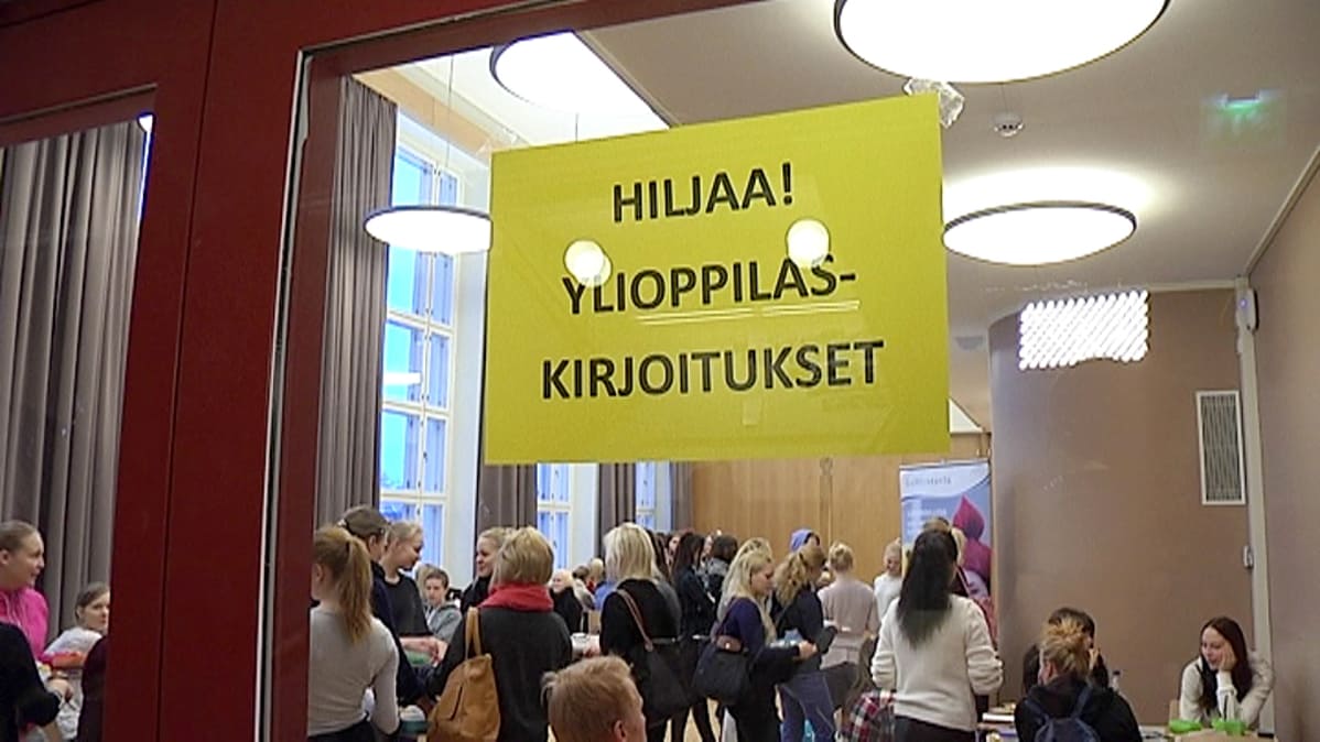 Ylioppilaskirjoitukset.