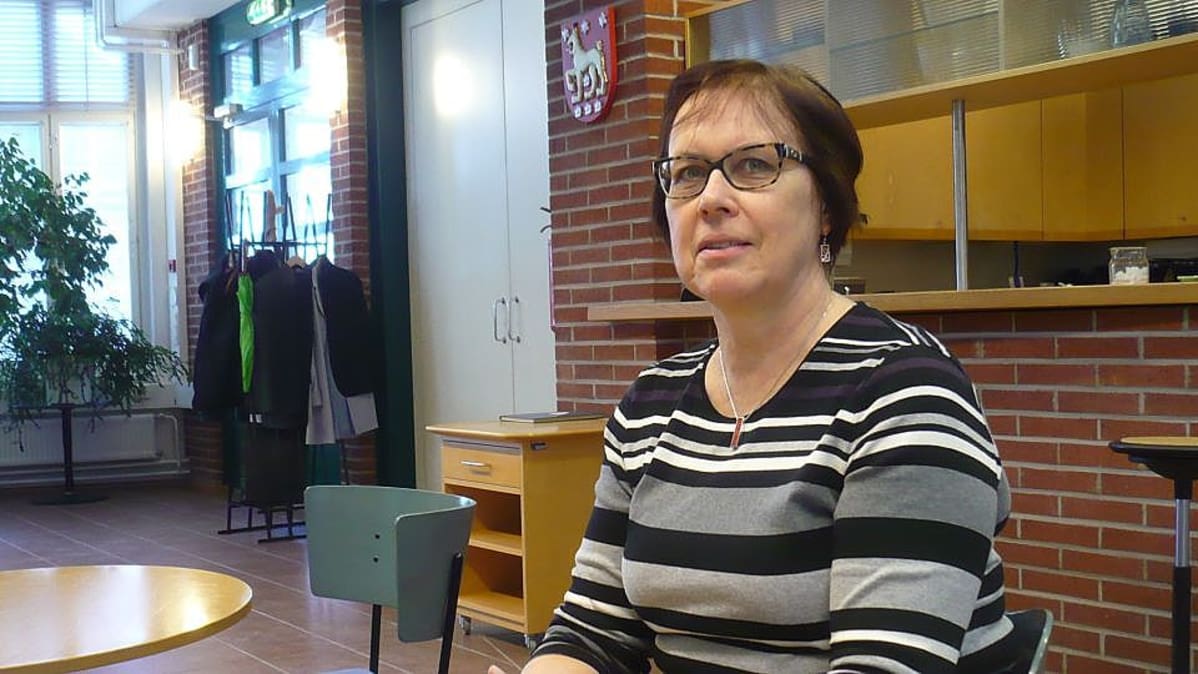 Sosiaalineuvos Ritva Karinsalo Miina Sillanpään seuran hallituksesta on myös Ensi- ja turvakotien liiton entinen toimitusjohtaja
