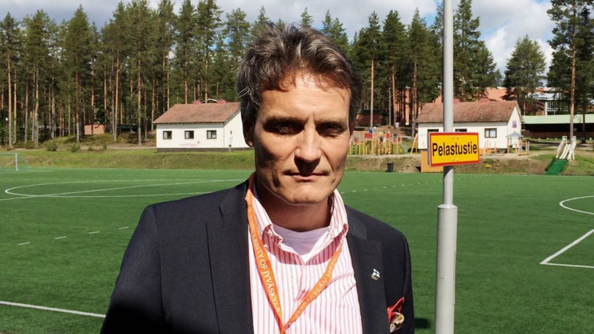 Suomen Olympiakomitean huippu-urheiluyksikön johtaja Mika Kojonkoski.