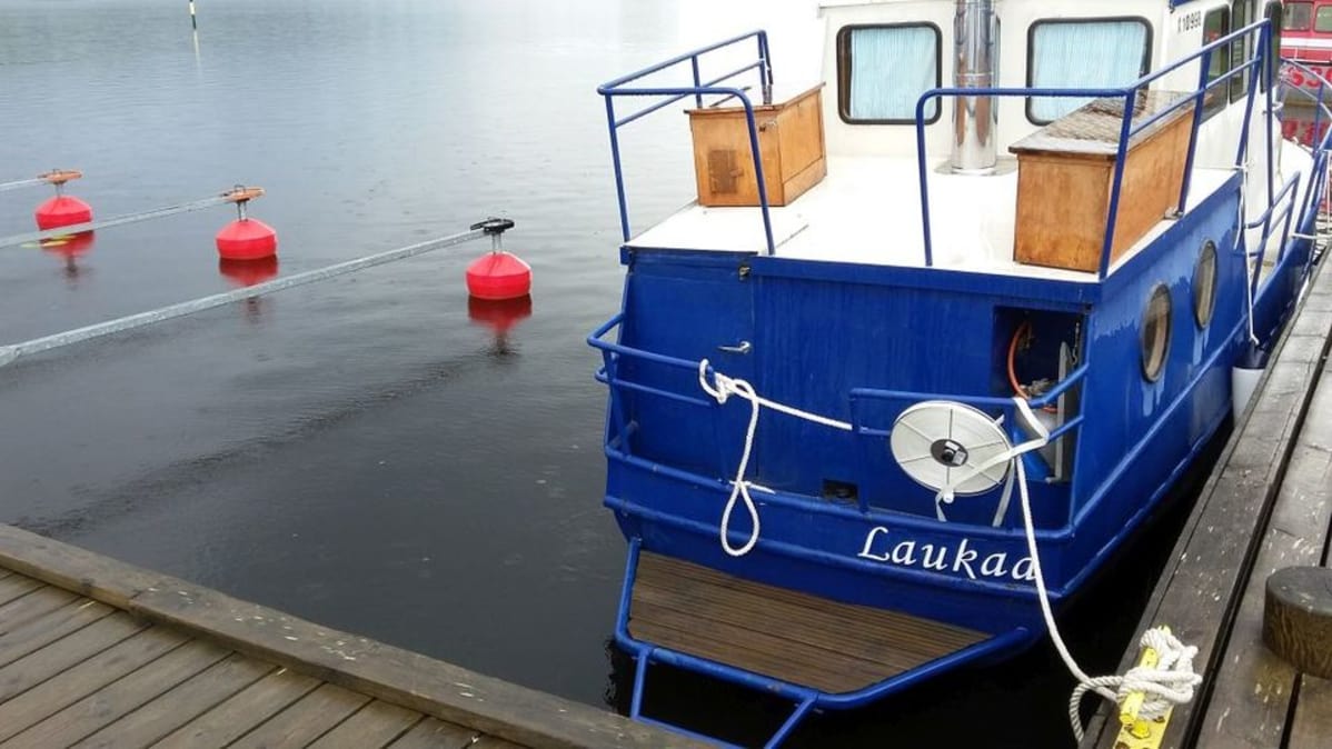 Laukaa-niminen vene.