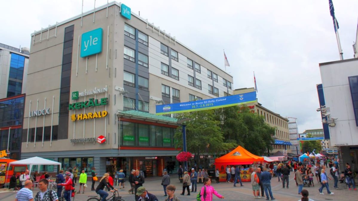 Hotelli Jyväshovi sijaitsee aivan Jyväskylän keskustan ytimessä Kävelykadulla.