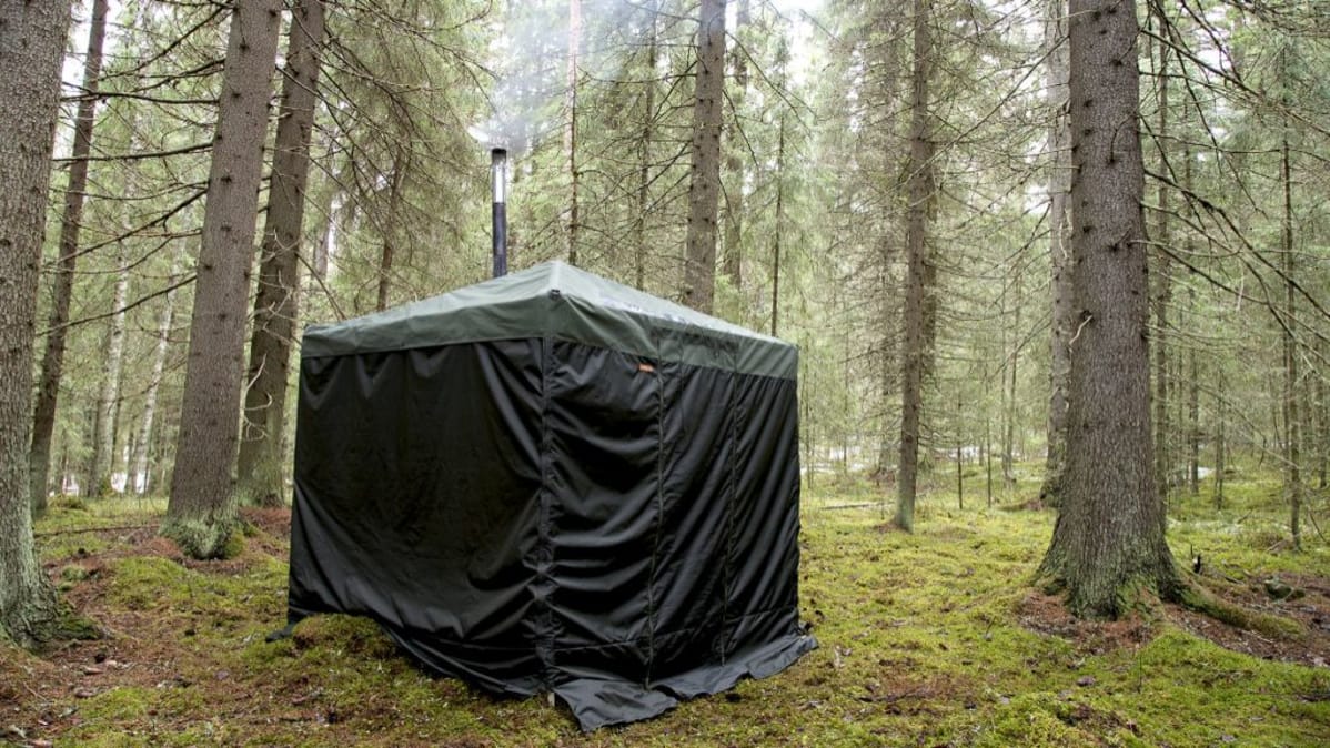 Heinäkuussa kisataan kuka on maailman nopein tällaisen telttasaunan lämmittäjä.
