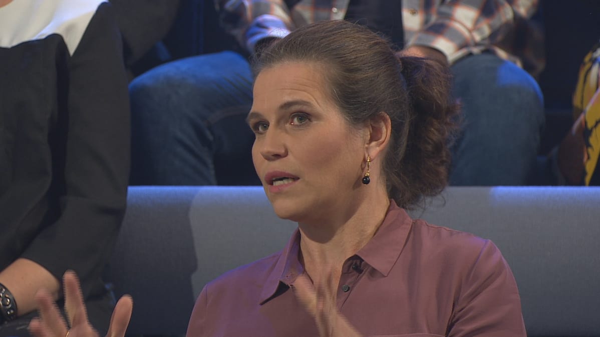 Väestöliiton tutkimusprofessori Anna Rotkirch A2 Lisääntymis-illan lähetyksessä.