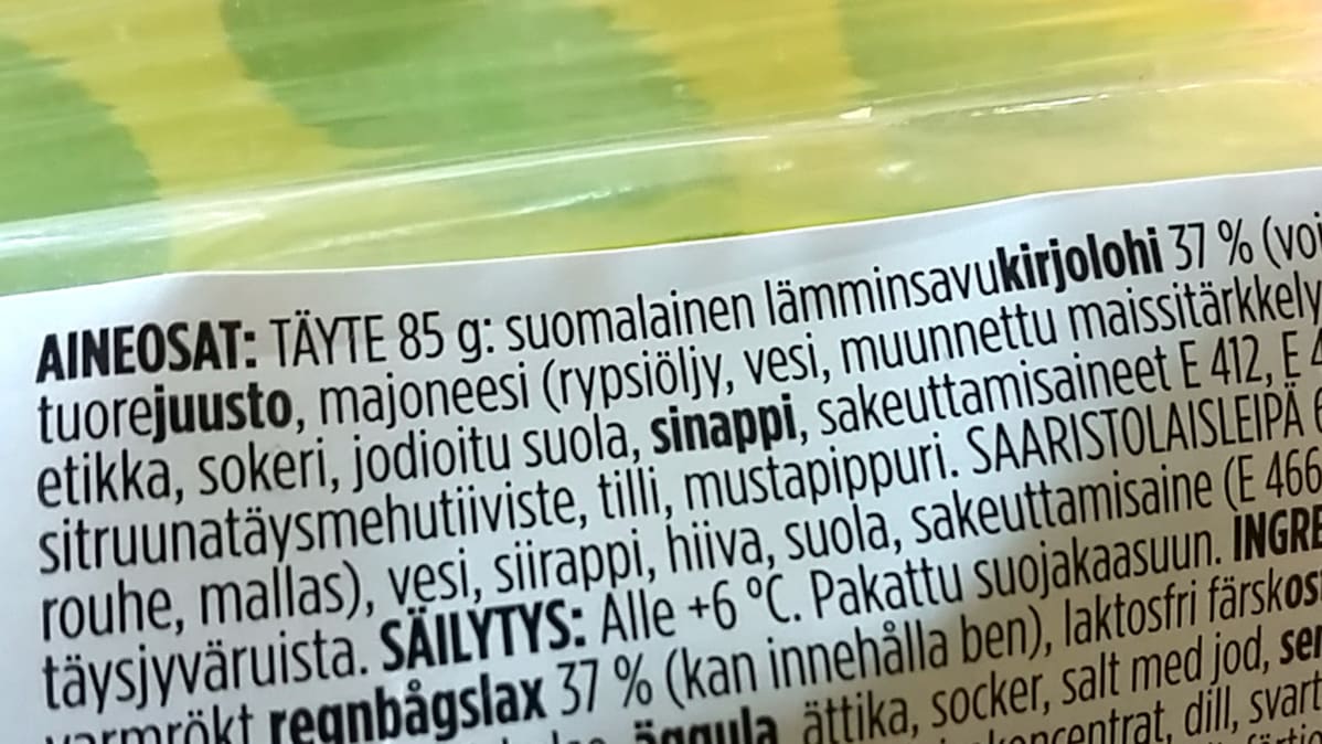 Aineosaluettelo eineksestä lähikuvassa.