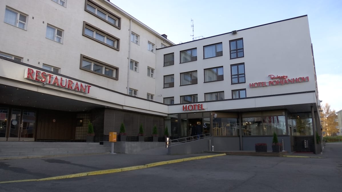 80-vuotias Hotelli Rantasipi Pohjanhovi juhlii Rovaniemellä.