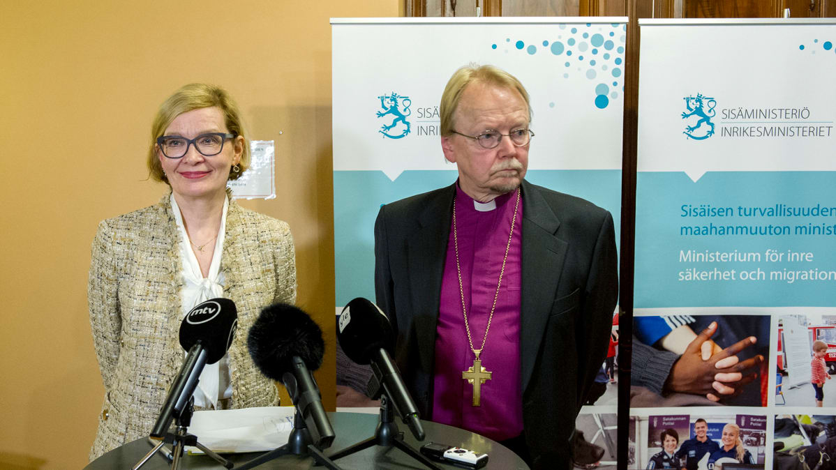 Paula Risikko ja Kari Mäkinen.