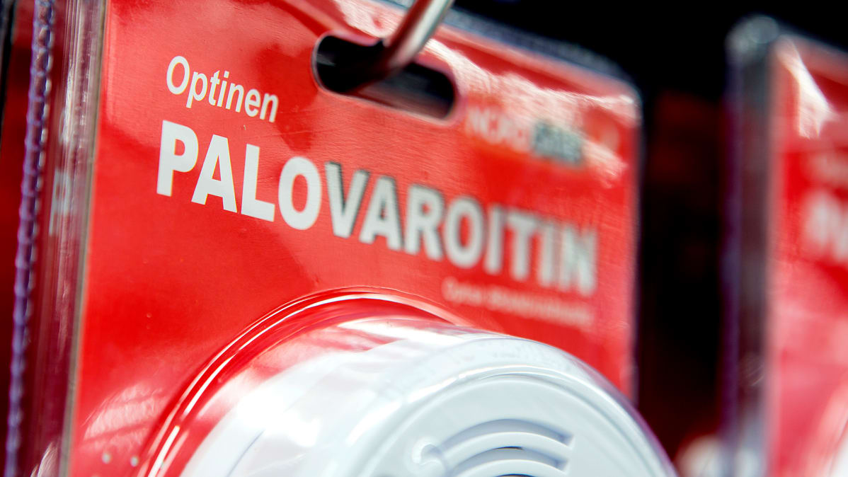 Optinen palovaroitin kaupan hyllyssä.