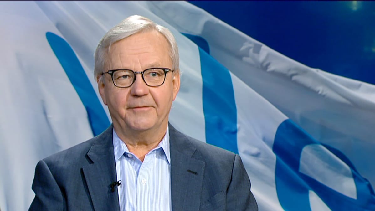 Olli Mäenpää.