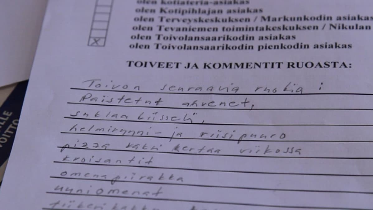 Toivolansaarikodin asukkaan ruokatoiveita listattuna lomakkeeseen