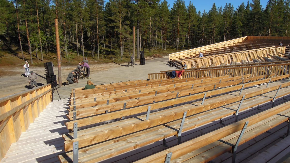 Tuntematonta sotilasta esitetään väliaikaisessa, 810-paikkaisessa teatterissa.