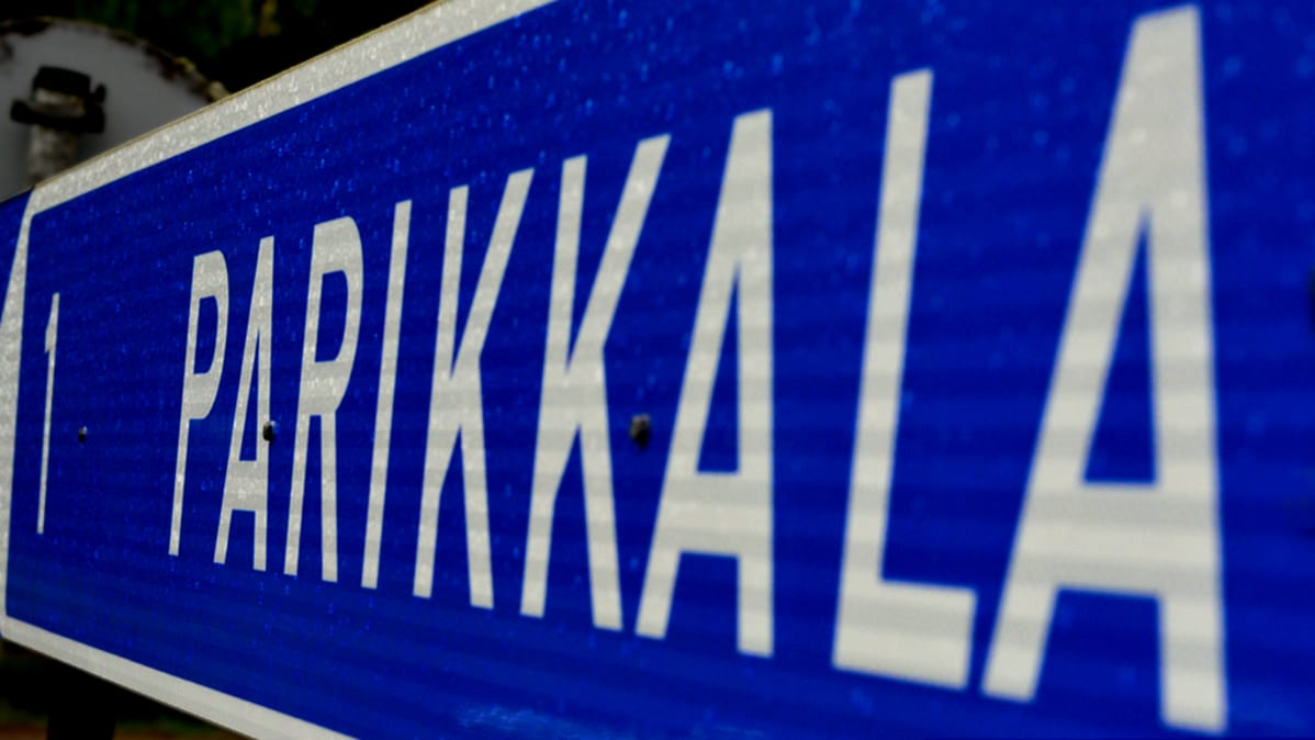 Parikkalaan matkaa yksi kilometri.