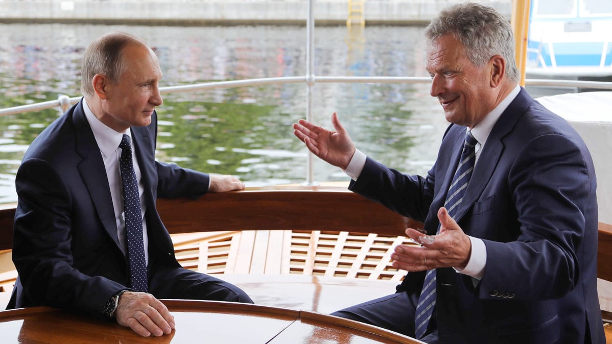 Vladimir Putin ja Sauli Niinistö höyrylaivalla Saimaalla Savonlinnassa torstaina.