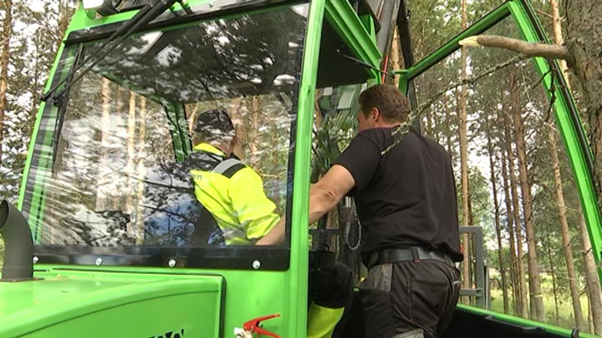 Jari Konttila kouluttaa Visa Koivumaata