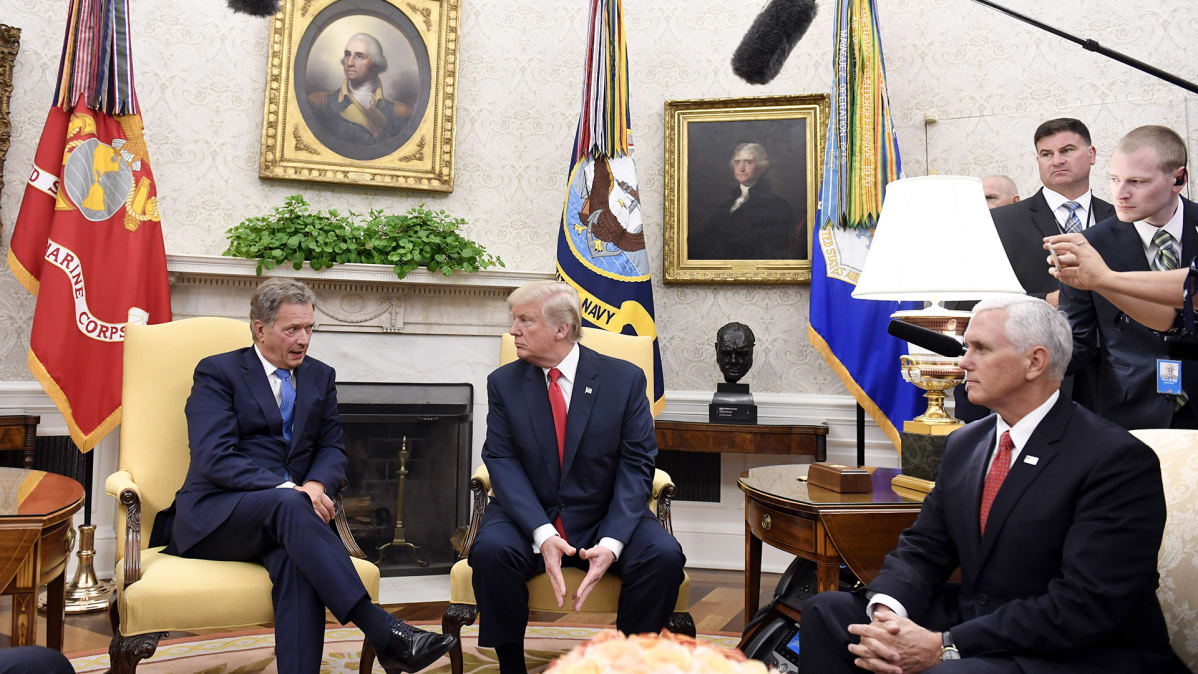 Sauli Niinistö ja Donald Trump tapasivat Valkoisessa talossa maanantaina.