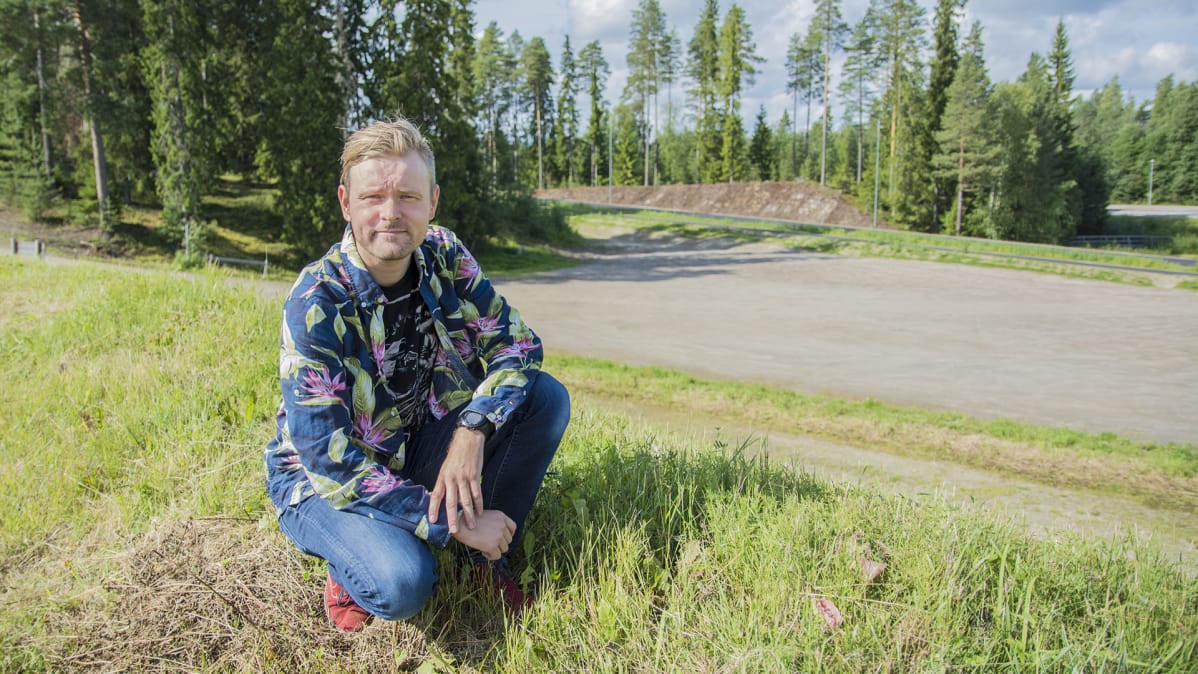 Ollis Leppänen Vuokatissa alkuperäisen Pipefestin alueella.