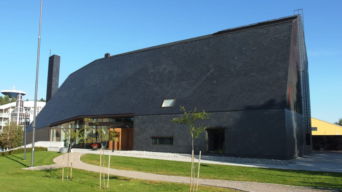 Kuokkalan kirkko ulkoa.