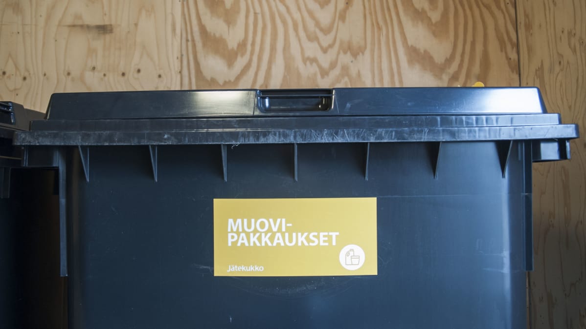 Muovikeräys.