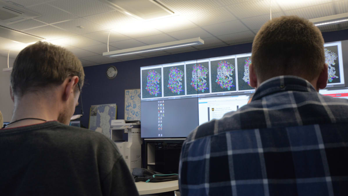 Savon Voiman johtokeskuksessa seurattiin sähkönjakelutilannetta Jäätyvä -suurhäiriöharjoituksen aikana.