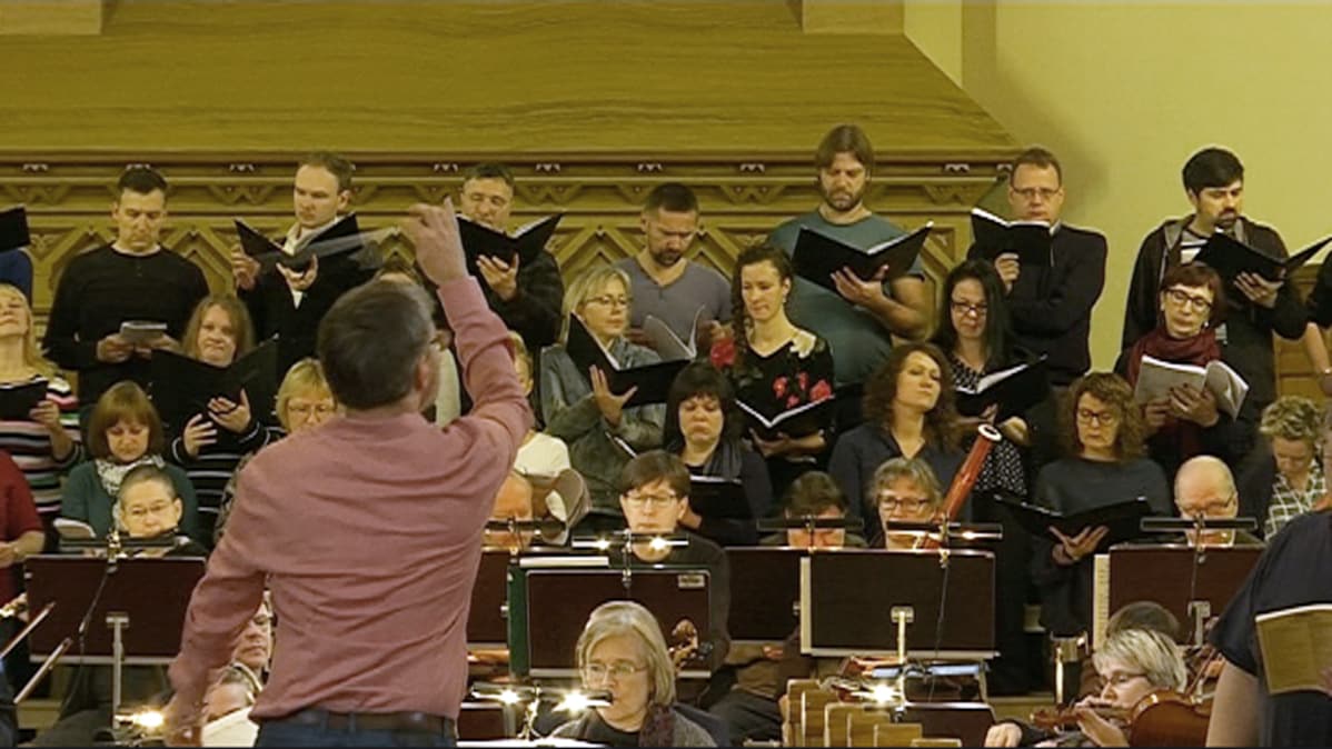 Latvian valtionkuoro, Kymi Sinfonietta ja kapellimestari Olari Elts.