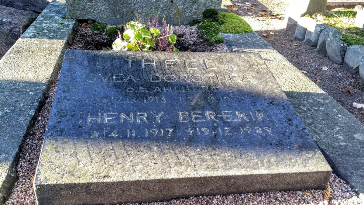 Henry Theelin hautakivi