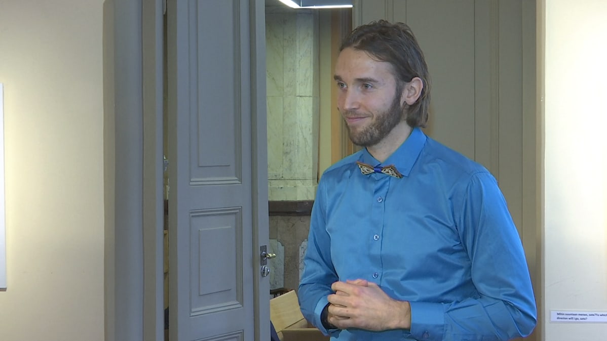 Juhana Salonen puolikuvassa.