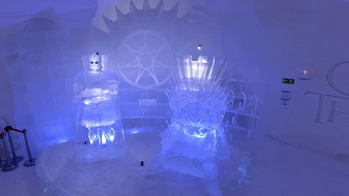 Game of thrones valtaistuinsali Snow Villagessa