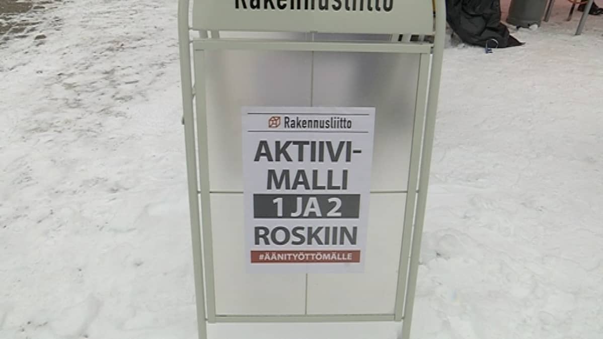 Aktiivimallia vastustettiin myös Vaasan torilla.