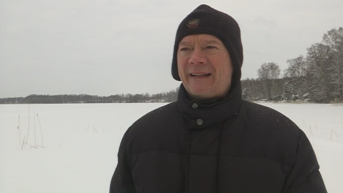 Lehijärven ranta-asukas Ismo Hyvärinen