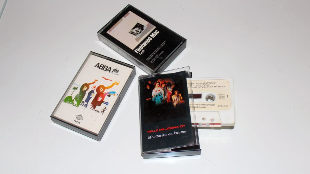 Aikansa C-kasettihittejä: Abba - The Album (1977), Fleetwood Mac - Tusk (1979) ja Pelle Miljoona Oy - Moottoritie on kuuma (1980).