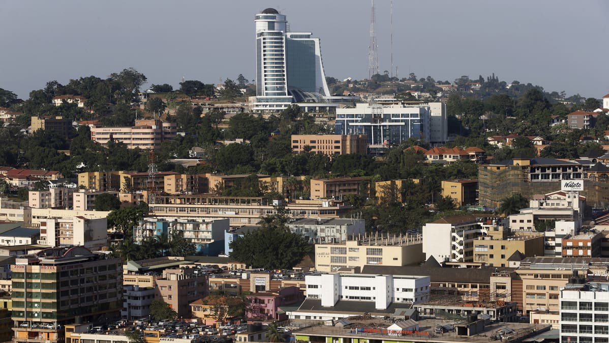 Pearl of Africa -hotelli kukkulan päällä Kampalassa Ugandassa.