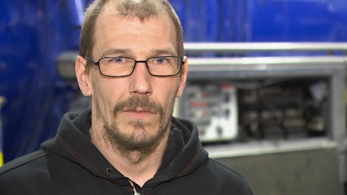 Asentaja Juho Hynninen.