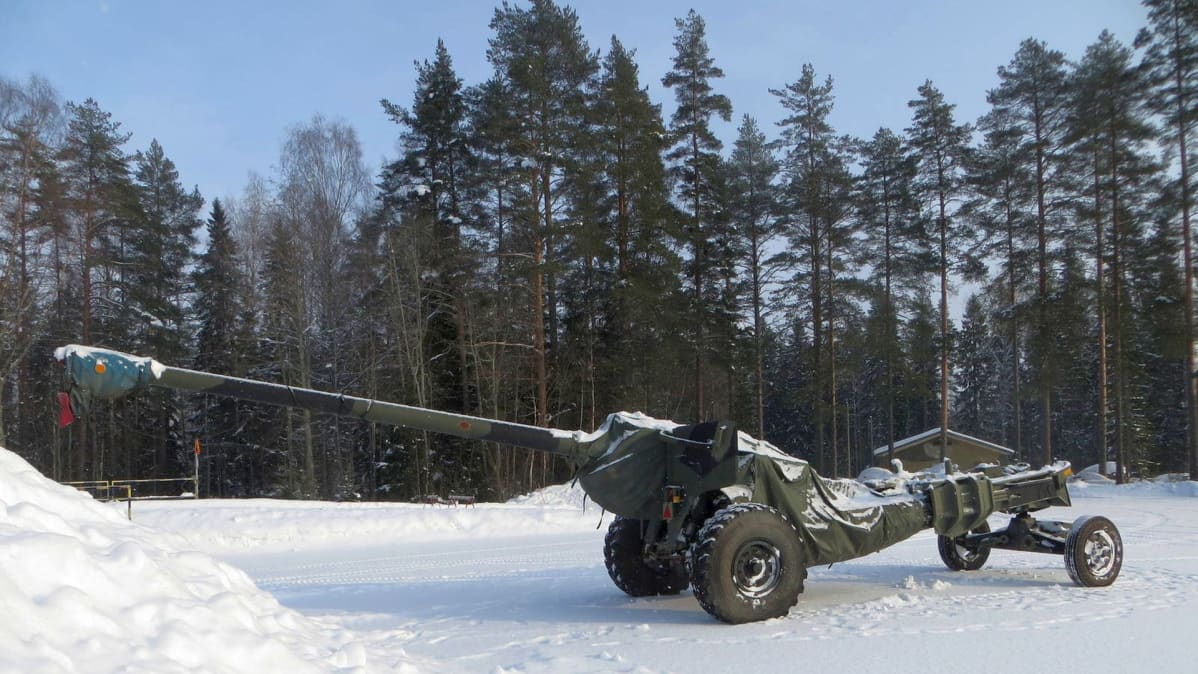 Huutokaupattava kenttätykki on mallia 130 K 54.