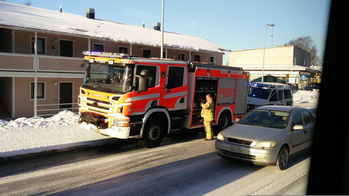 Linja-autokolari Pispalan valtatiellä