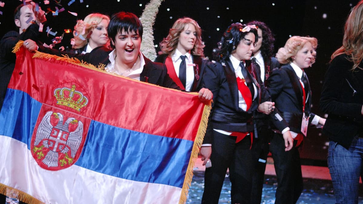 Serbian Marija Šerifović ja voimaballadi Molitva voittivat Euroviisut Helsingissä vuonna 2007.