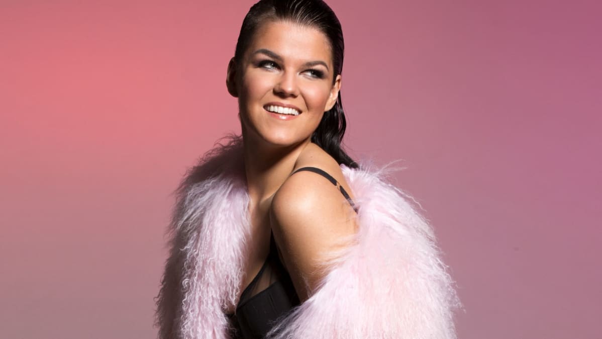 Brittien X-Factorin jälkeen Saara Aalto toteuttaa unelmaansa Lissabonin Euroviisuissa. Saaran kisa alkaa 8. toukokuuta.