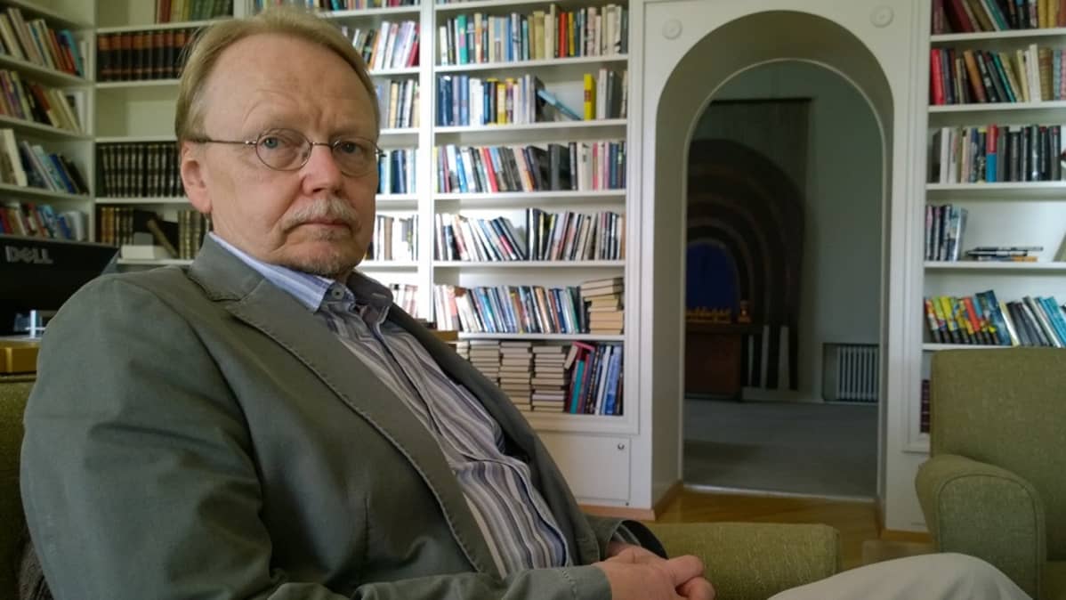 Arkkipiispa Kari Mäkinen.