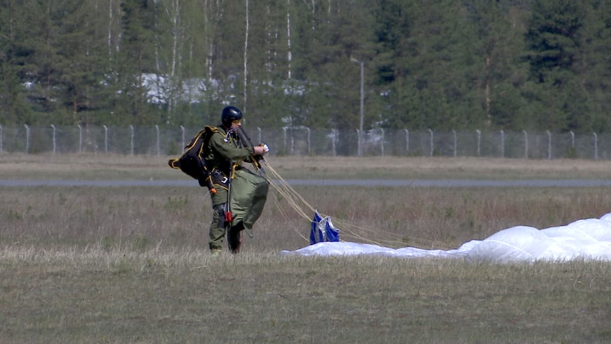 Skydive Karjalan puheenjohtaja Olli-Pekka Luomajoki