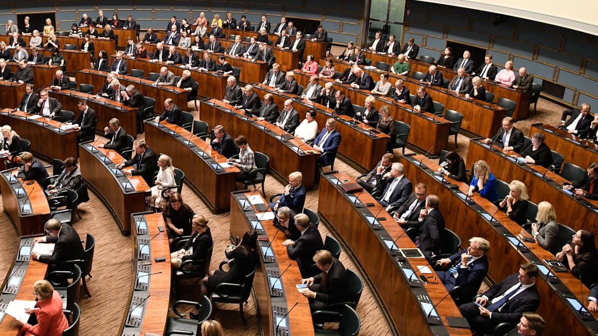 Eduskunnan täysistuntosali
