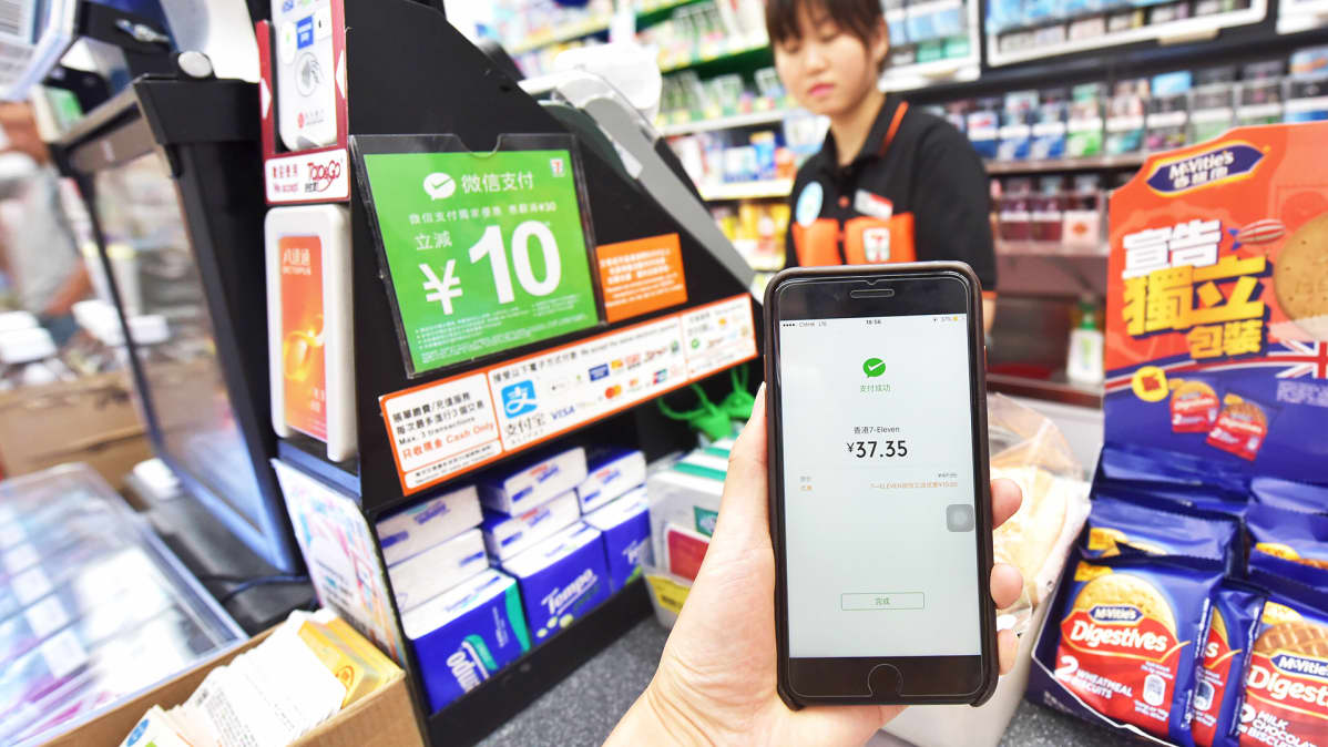 WeChat Pay käytössä hongkongilaisessa myymälässä.