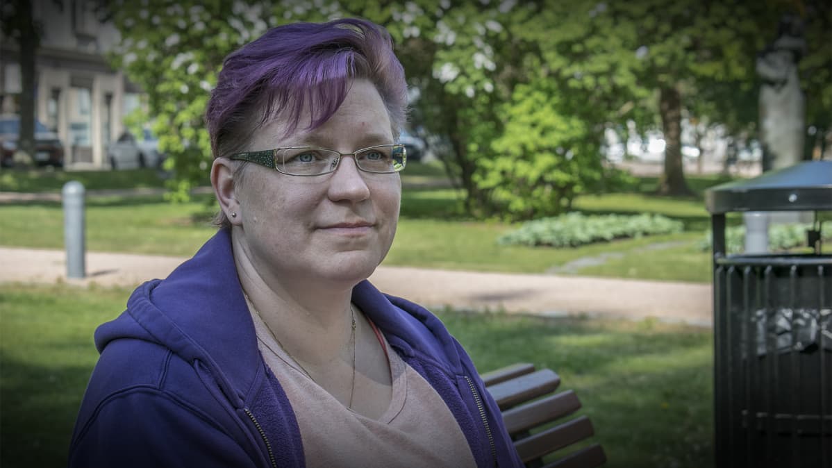 Sanna Jylänki lähikuvassa.