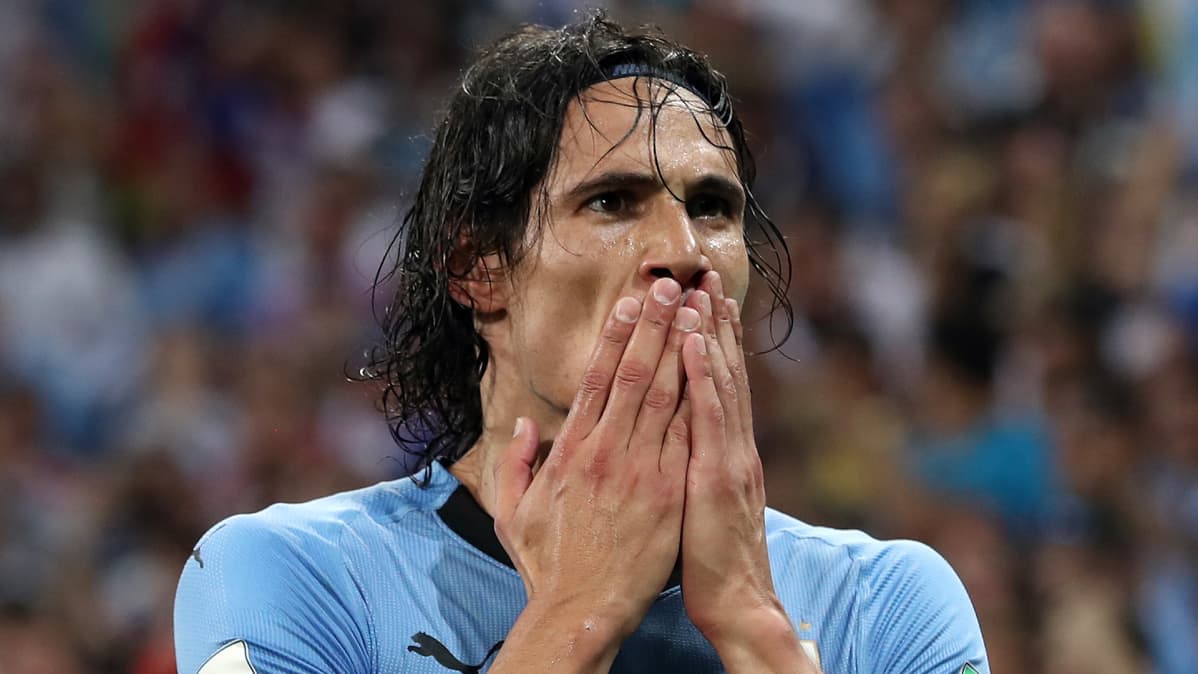 Edinson Cavani teki Uruguayn kaksi ratkaisevaa maalia lauantain ottelussa Portugalia vastaan.