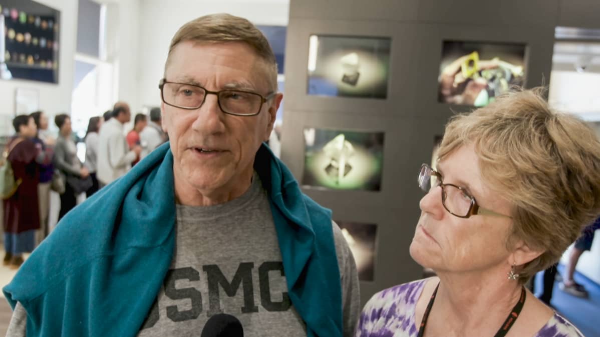 .Arnold ja Mary Plock vierailemassa timanttimuseossa.
