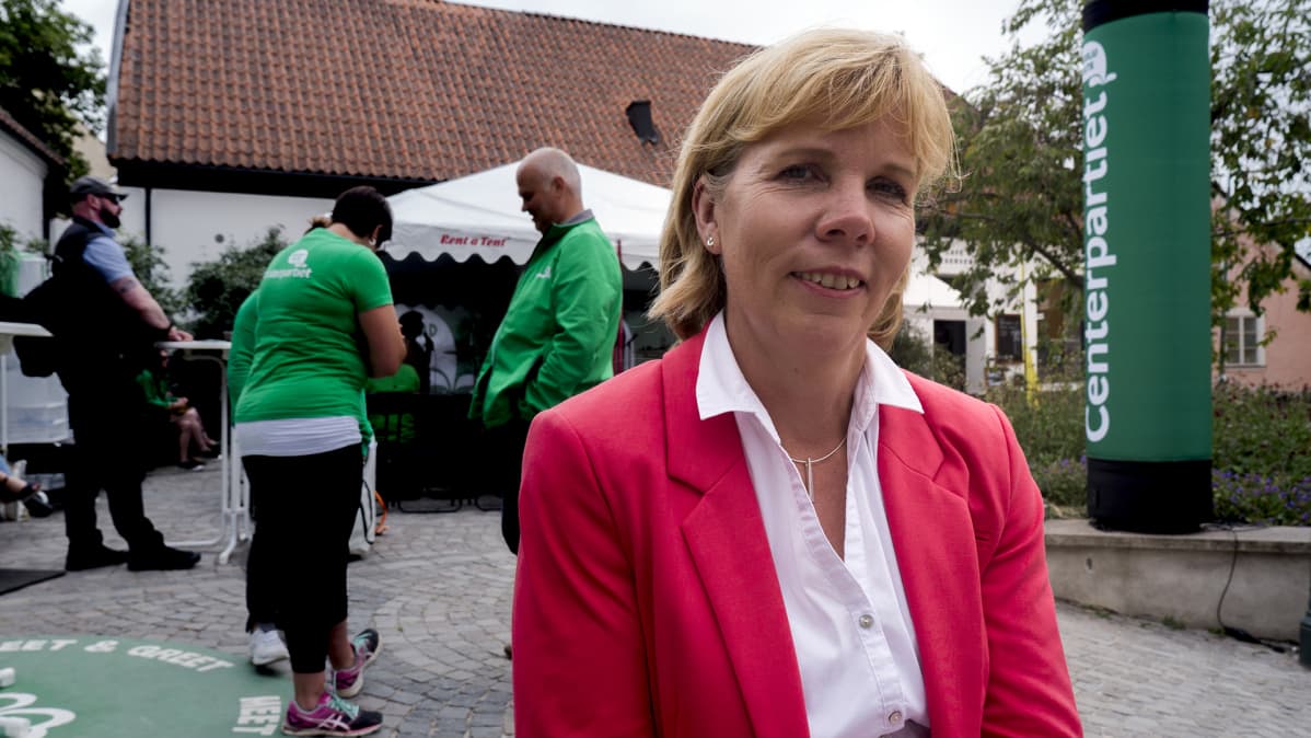 Rkp:n puheenjohtaja Anna-Maja Henriksson