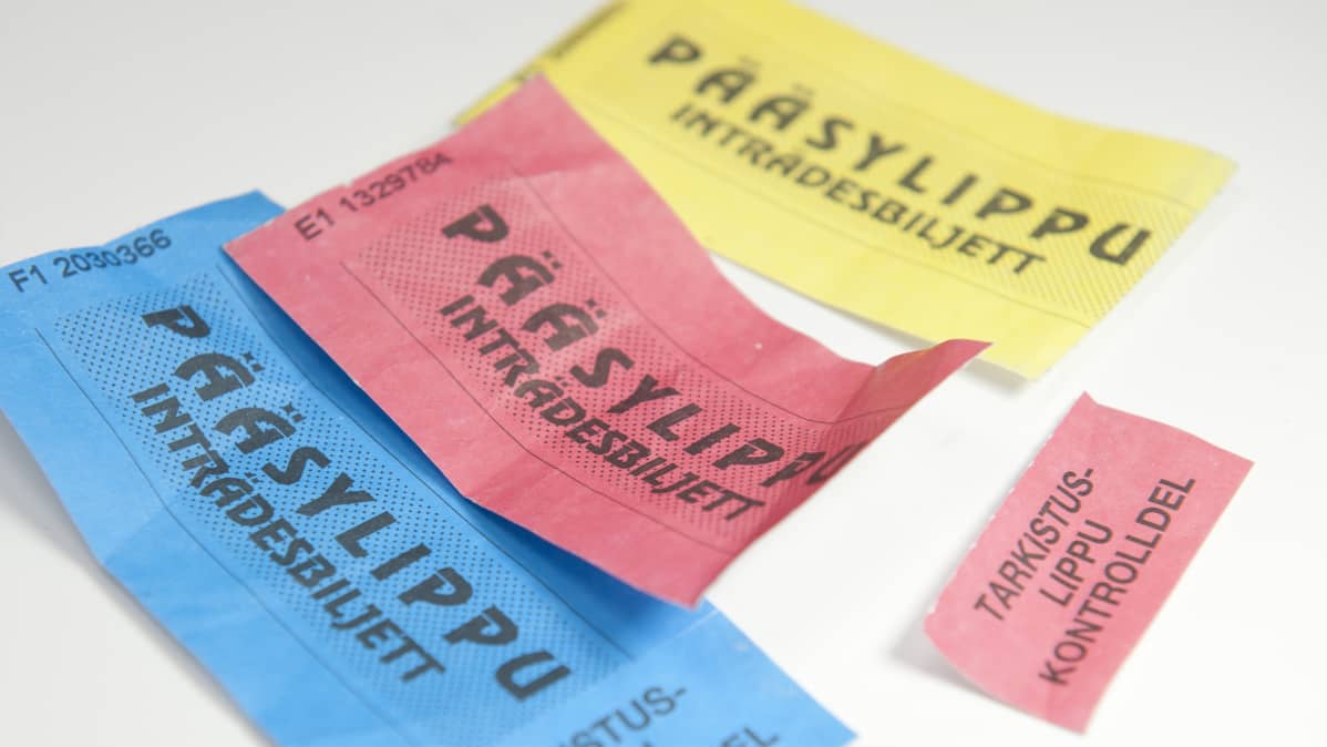 Pääsylippuja lähikuvassa.
