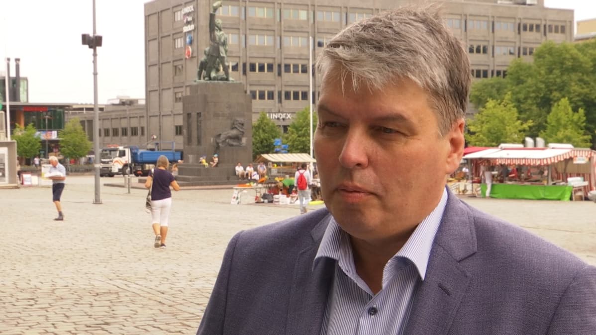 Elisan Pohjanmaan aluejohtaja Harri Suokko.