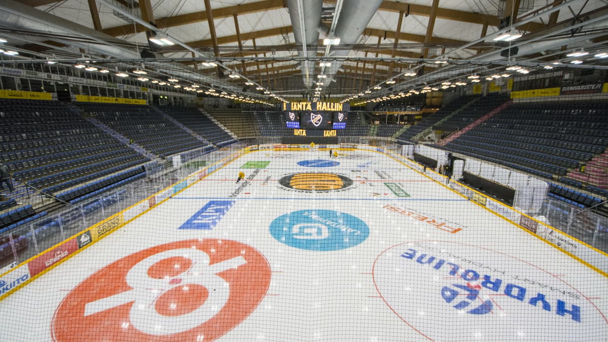 Jäähalli.